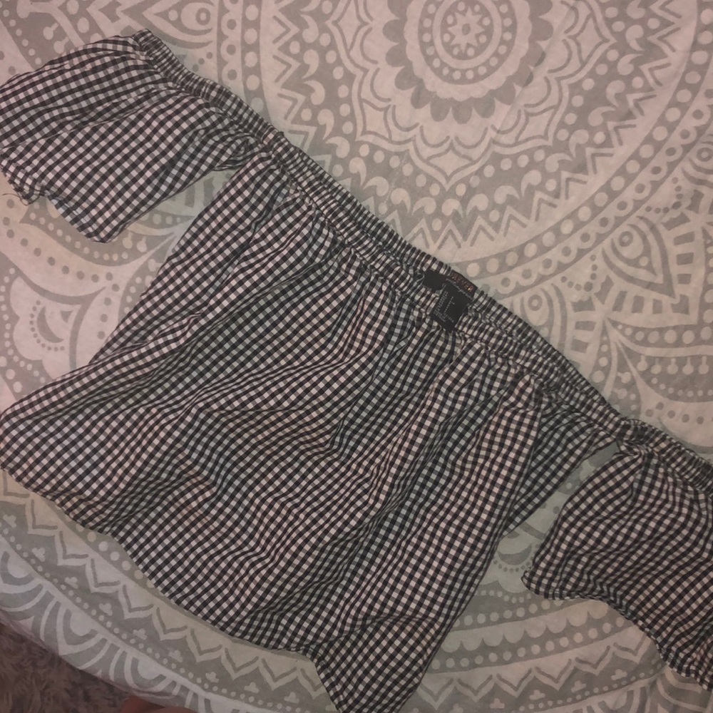 Black&White Gingham Off-Shoulder Top
